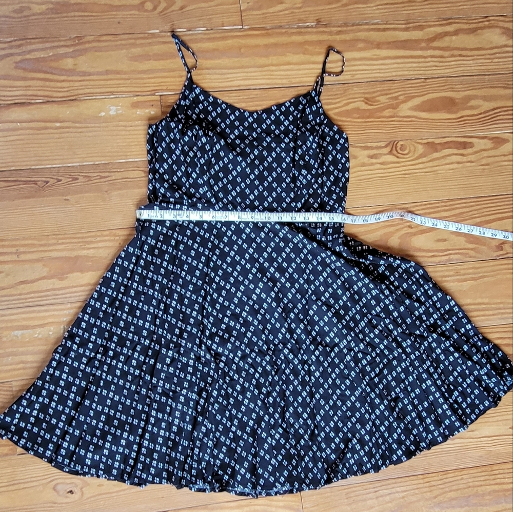 Old navy swing spring dress Large women's black white L cami